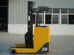 Electric Reach Forklift Truck